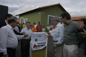 Governo entrega casas e equipamentos em Uberlândia 