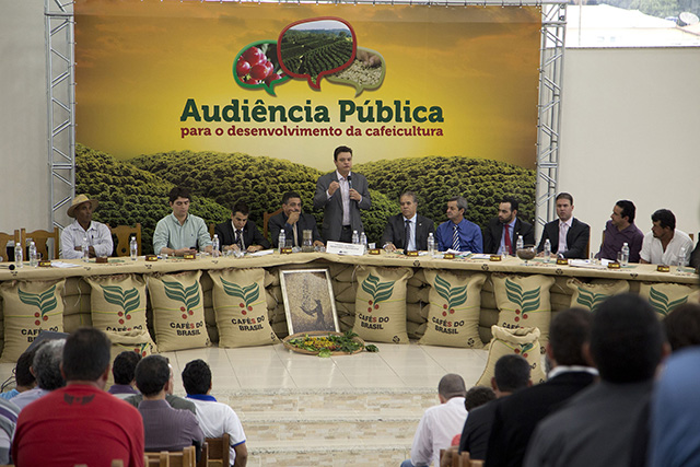 Secretários participam de Audiência Pública sobre fortalecimento do café. Crédito - foto: Marcelo Di Carli
