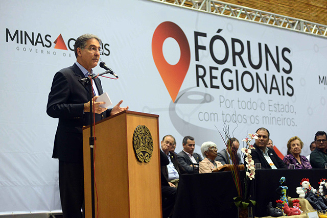 Fernando Pimentel durante a abertura do Fórum Regional de Governo no Território Mucuri - Wellington Pedro/Imprensa MG