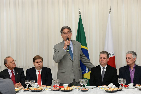 fernando-pimentel-destacou-a-harmonia-construida-entre-legislativo-e-executivo-em-minas-gerais.jpg.750x541 q85 upscale