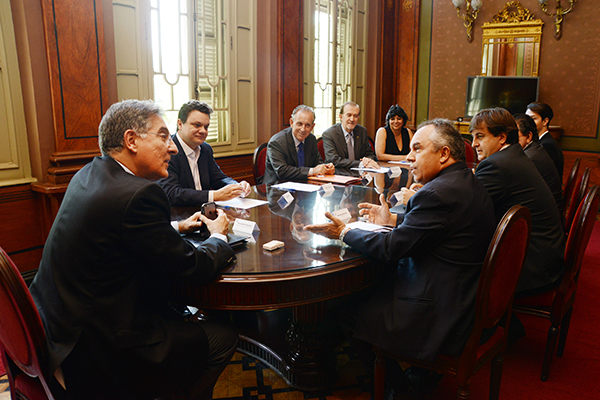 fernando-pimentel-recebe-direcao-da-amis-e-da-amipao