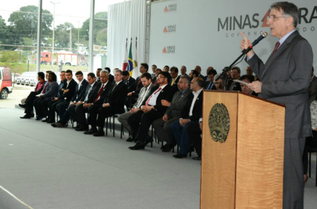 governador-entrega-veiculos-expominas-segov
