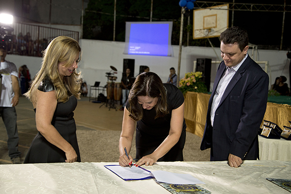 odair-cunha-governo-ilicinea-homenagem-escola