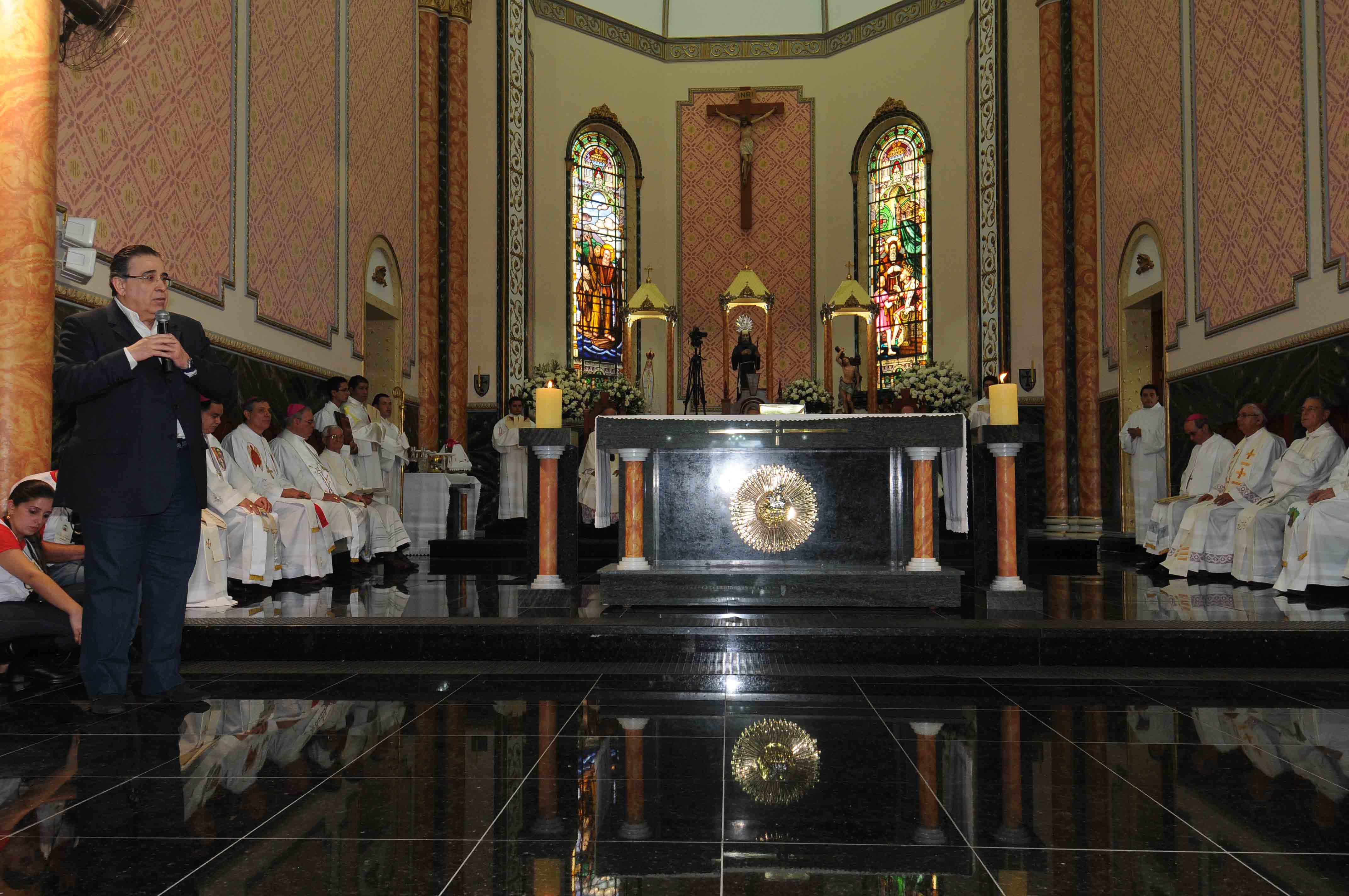 O governador em exercício, Alberto Pinto Coelho participou da solenidade em Ouro Fino -Foto: José Carlos Paiva/Imprensa MG