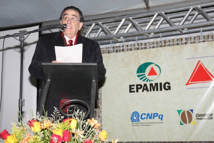 Alberto Pinto Coelho participa da abertura da Expocafé 2011