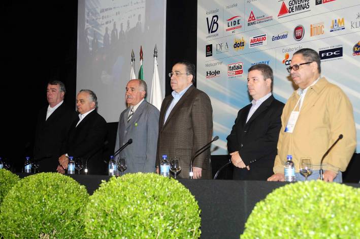 Anastasia destaca desempenho da economia em encontro com empres&aacute;rios