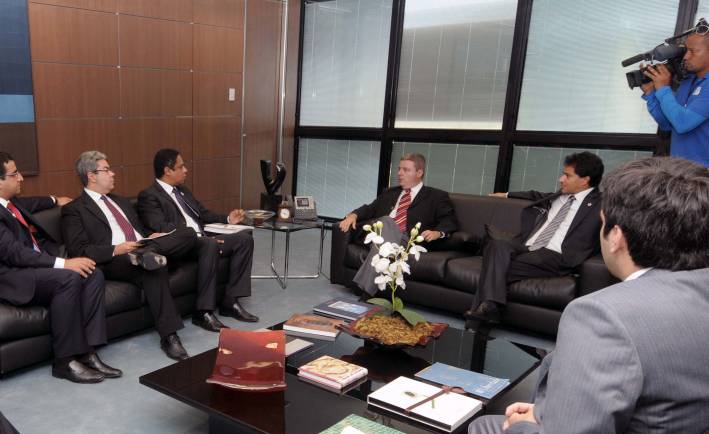 Anastasia discute investimentos com ministro do Esporte