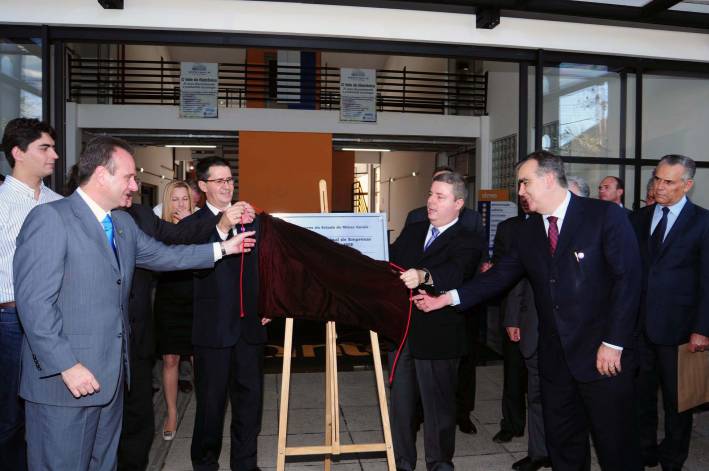 Anastasia participa das comemora&ccedil;&otilde;es dos 25 anos do Vale da Eletr&ocirc;nica