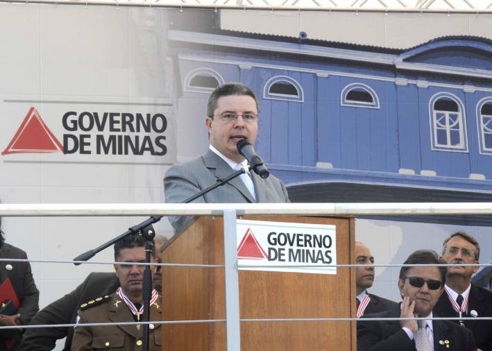 Anastasia relembra trajet&oacute;ria de JK durante solenidade em Diamantina