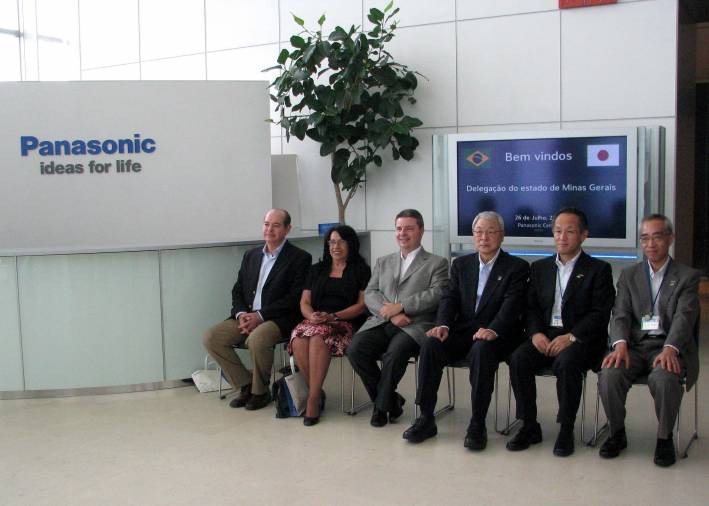 Anastasia re&uacute;ne-se com dirigentes de grandes grupos japoneses que investem em MG