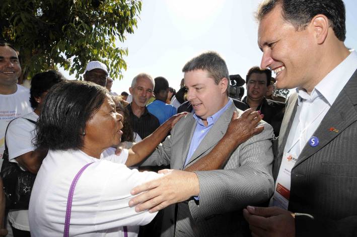 O governador Antonio Anastasia participou, nesta quarta-feira (20), em S&atilde;o Gon&ccedil;alo do Par&aacute;, na regi&atilde;o Centro-Oeste, da 1&ordf; Reuni&atilde;o Itinerante da Diretoria da Associa&ccedil;&atilde;o Mineira de Munic&iacute;pios (AMM). 