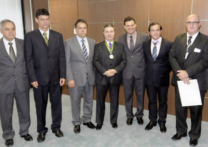 Antonio Anastasia recebe Medalha Amepi 25 anos