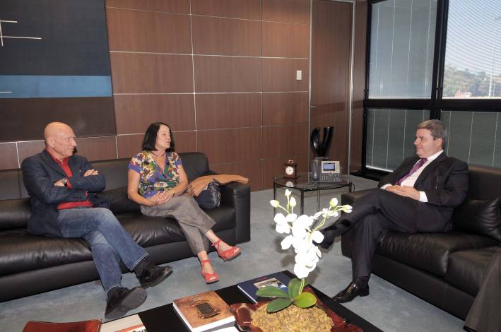 Antonio Anastasia recebe os fundadores do Instituto Terra