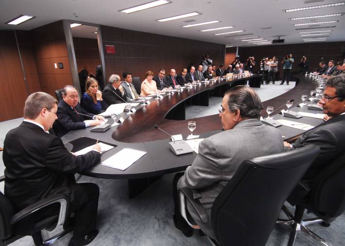 Antonio Anastasia sanciona lei do Or&ccedil;amento do Estado para 2011