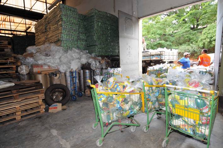 Coordenadoria Estadual de Defesa Civil envia caminh&otilde;es com mantimentos a Guidoval