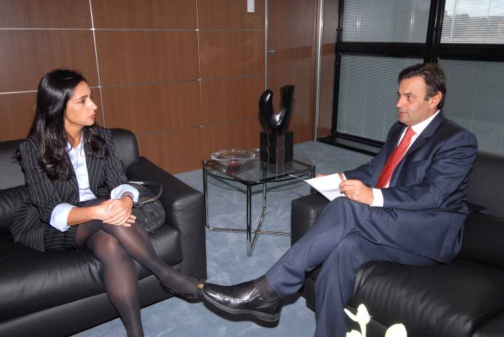 Governador A&eacute;cio Neves recebe presidente da Anac