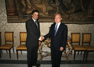 Governador se re&uacute;ne com ministros da It&aacute;lia