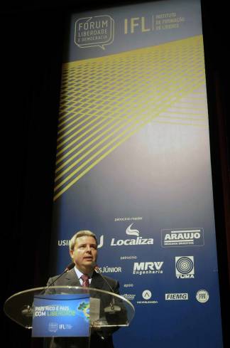 Governador Anastasia participa da abertura do F&oacute;rum Liberdade e Democracia