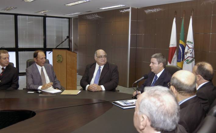 Governador Anastasia recebe lideranças do comércio mineiro