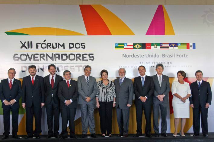 Governador Antonio Anastasia defende mais ousadia nas pol&iacute;ticas sociais de combate &agrave; pobreza