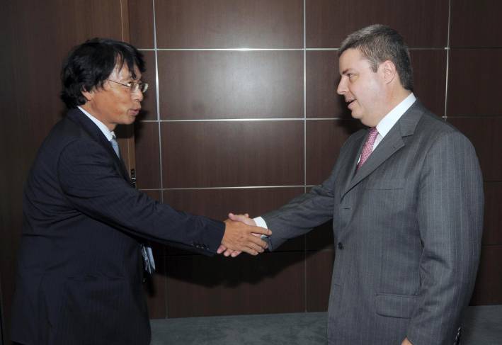 Governador Antonio Anastasia embarca para o exterior em busca de novos negócios para Minas