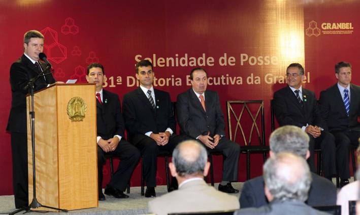 Governador Antonio Anastasia empossa diretoria da Granbel