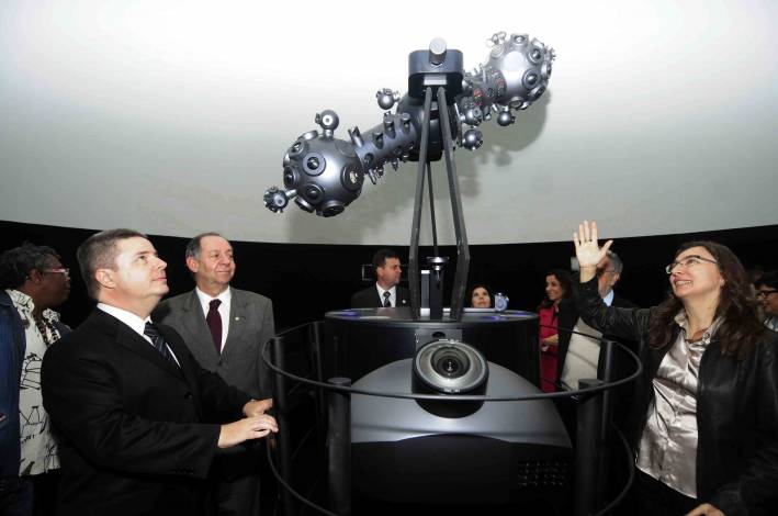 Governador Antonio Anastasia faz primeira visita guiada ao Circuito Cultural Pra&ccedil;a da Liberdade