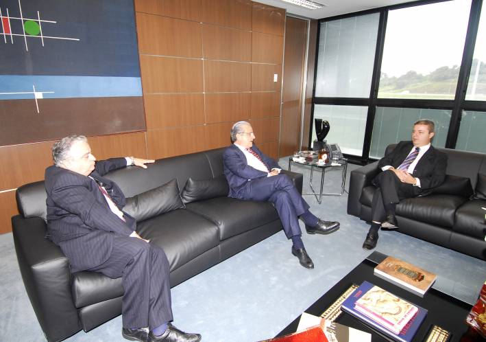 Governador Antonio Anastasia recebe diretoria da Fiemg