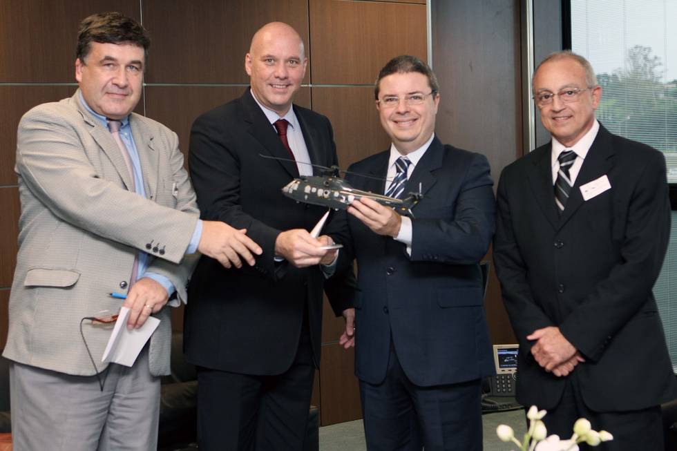 Governador Antonio Anastasia recebe dirigentes da Helibras