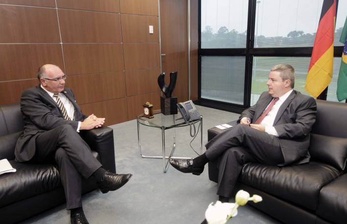 Governador Antonio Anastasia recebe embaixador da Alemanha no Brasil