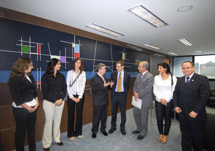 Governador Antonio Anastasia recebe equipe t&eacute;cnica da FIFA