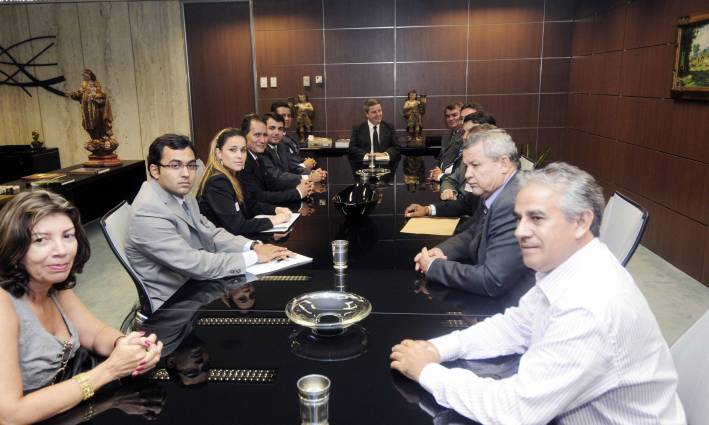 Governador Antonio Anastasia recebe prefeitos na Cidade Administrativa