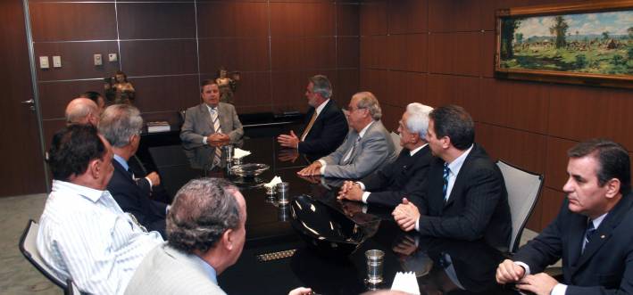Governador Antonio Anastasia se encontra com deputados do DEM