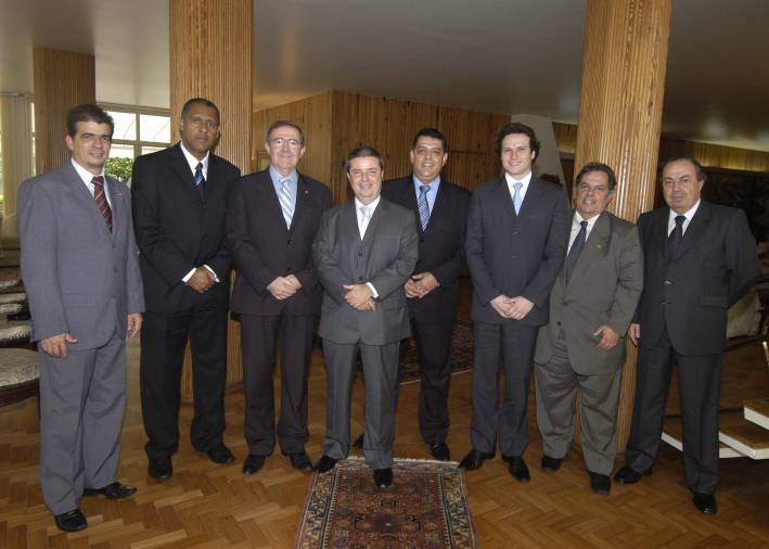 Governador Antonio Anastasia se re&uacute;ne com parlamentares do PHS