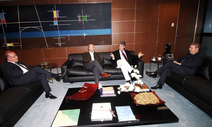 Governador Antonio Anastasia se re&uacute;ne com vice-presidente do BID