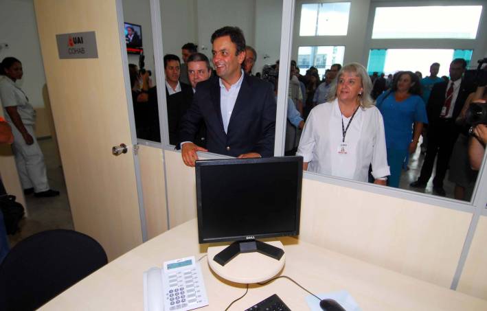 Governador anuncia investimentos em Uberaba e entrega Comenda