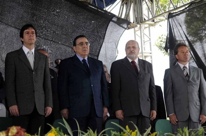 Governador em exerc&iacute;cio participa de homenagem a Tiradentes