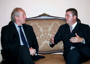 Anastasia recebe embaixador dos Pa&iacute;ses Baixos