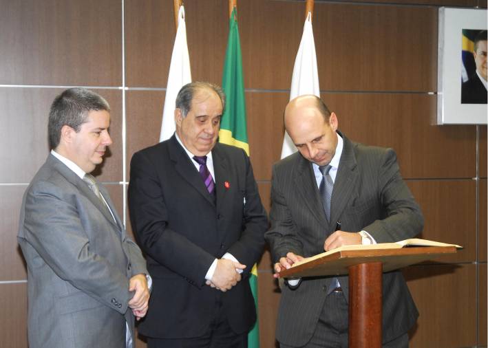 Governador empossa novo secretário de Estado de Fazenda