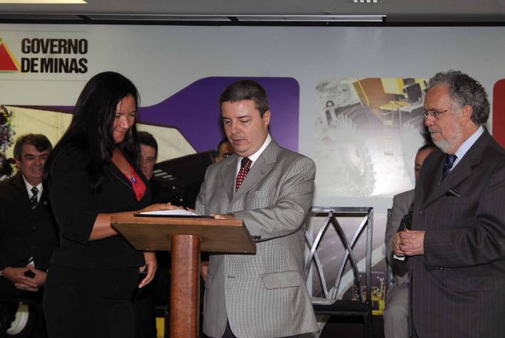 Governador entrega equipamentos financiados pelo Novo Somma