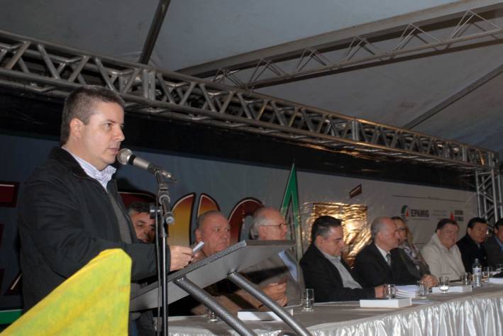 Governador envia projeto de lei à ALMG que beneficia cafeicultores