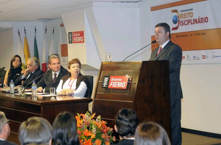 Governador participa da abertura do I F&oacute;rum Brasileiro de Direito Disciplin&aacute;rio
