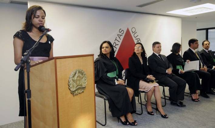 Governador participa da posse de novos defensores públicos do Estado