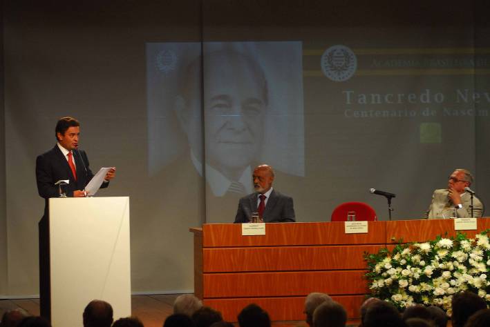 Governador participa na ABL de homenagem a Tancredo Neves