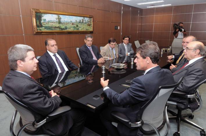 Governador recebe líder do PSDB na Câmara dos Deputados