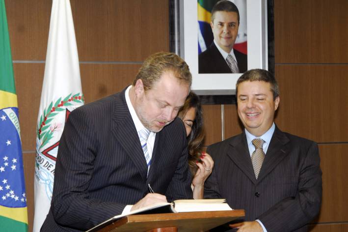 Governador reempossa procurador-geral do Minist&eacute;rio P&uacute;blico MG