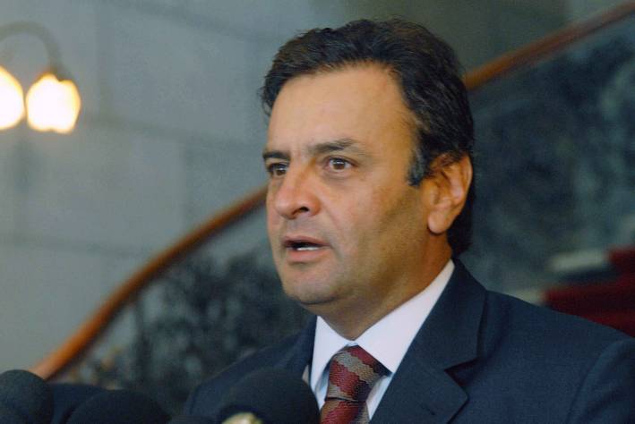 Governador A&eacute;cio Neves anuncia novos secret&aacute;rios