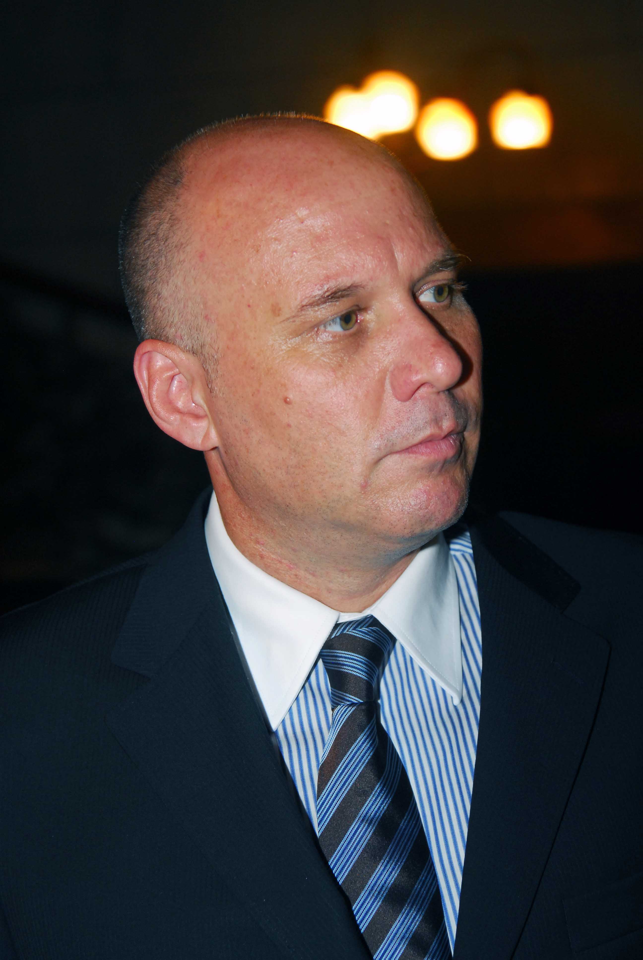 Governador A&eacute;cio Neves recebe o presidente da Helibr&aacute;s