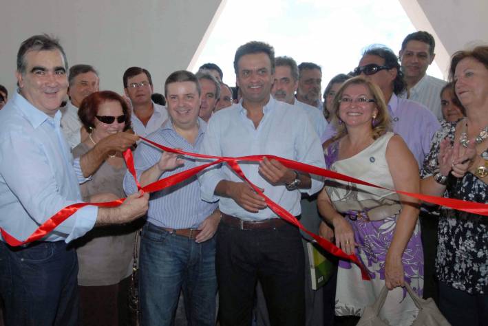 Governador entrega aeroporto e campus da UEMG em Frutal