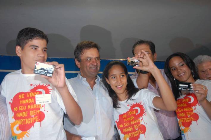 Governador lan&ccedil;a Luz para Todos e entrega obras em Montes Claros